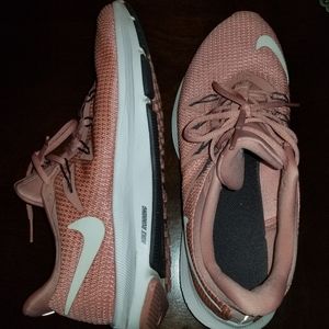 Nike Quest Running Shoe